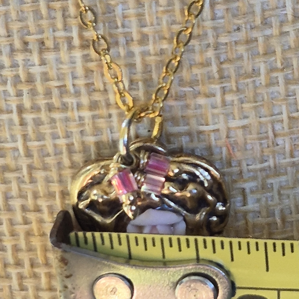 Gold Pendant Necklace With Heart Pendant With Ceramic Rose - Picture 5 of 6